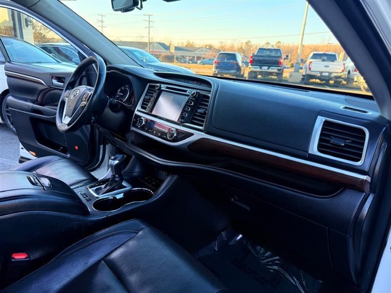used 2016 Toyota Highlander Hybrid car, priced at $19,995