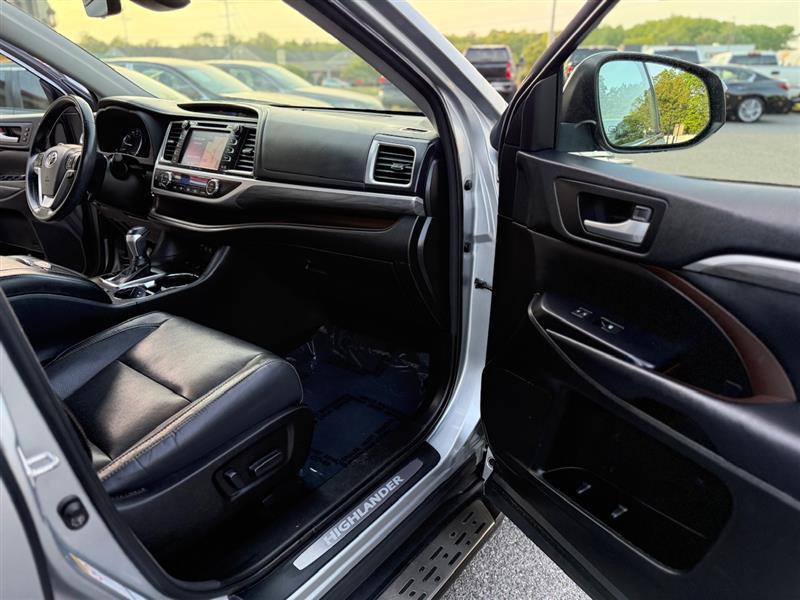 used 2017 Toyota Highlander car, priced at $24,995