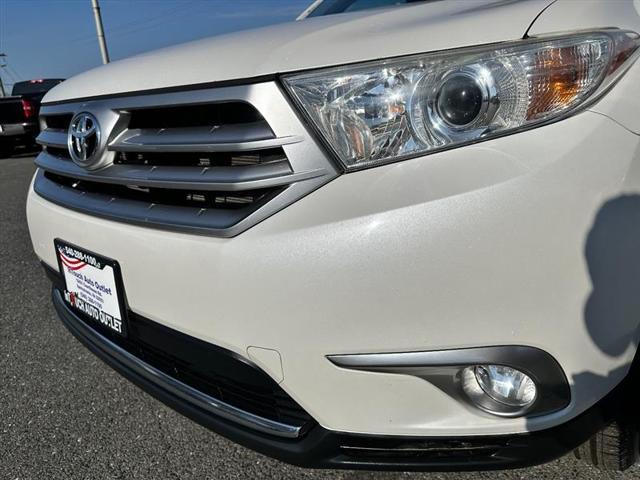 used 2011 Toyota Highlander car, priced at $14,495