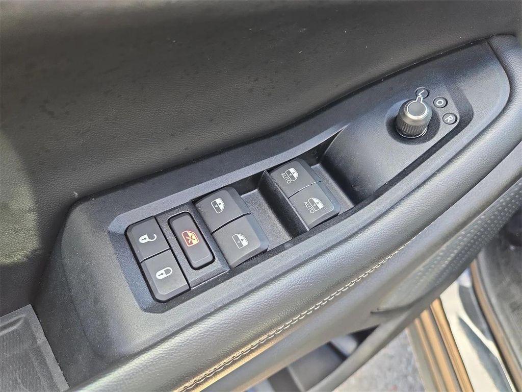 used 2023 Jeep Grand Cherokee L car, priced at $28,957