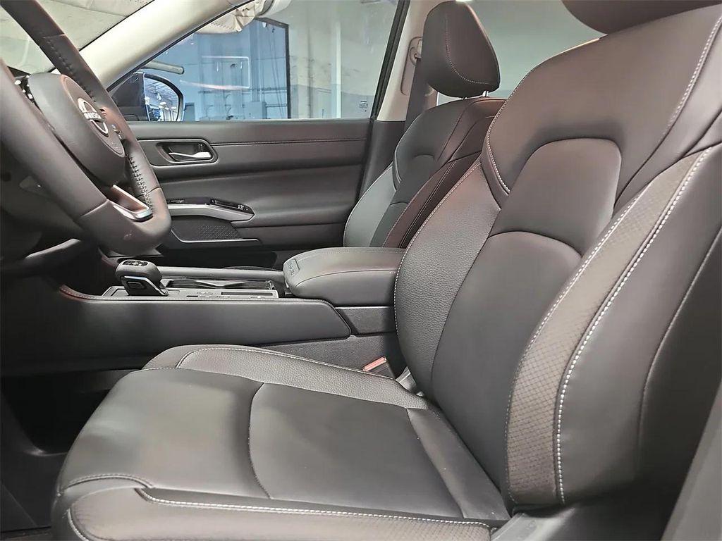 new 2025 Nissan Pathfinder car, priced at $47,555