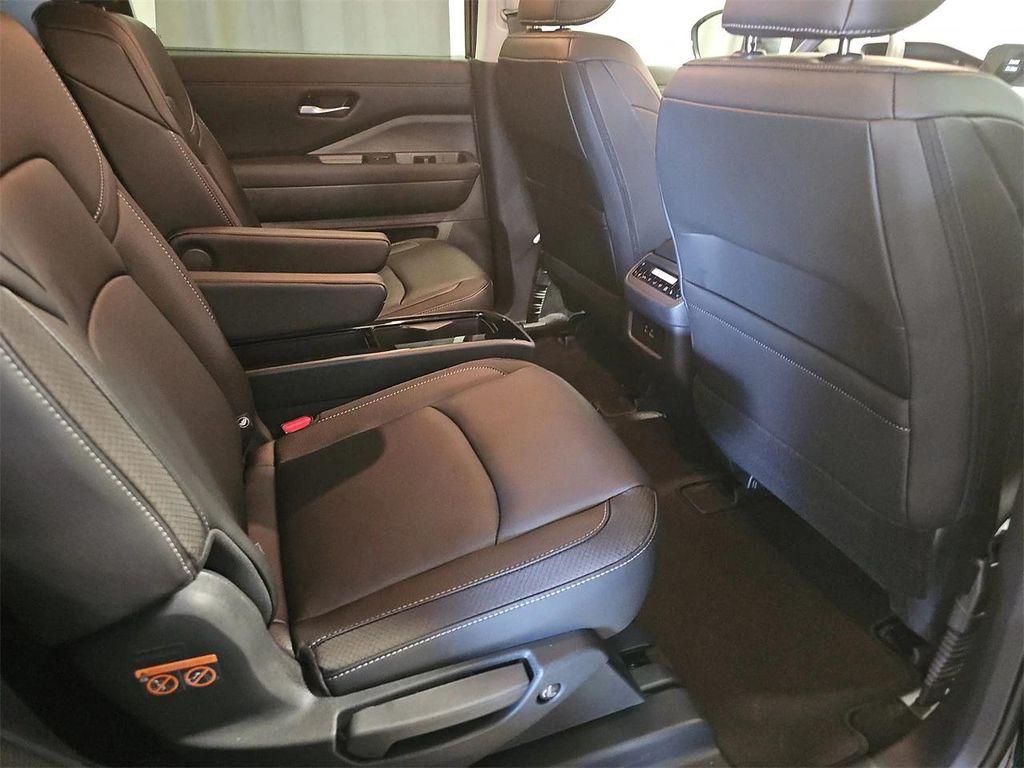 new 2025 Nissan Pathfinder car, priced at $47,555