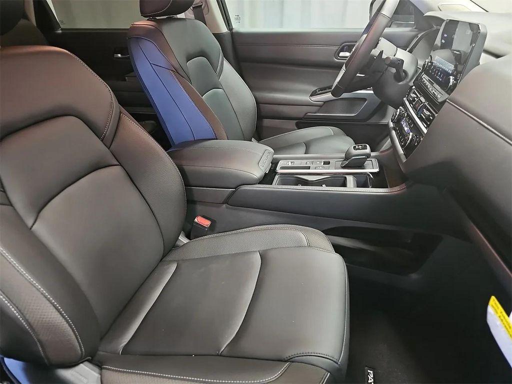 new 2025 Nissan Pathfinder car, priced at $47,555