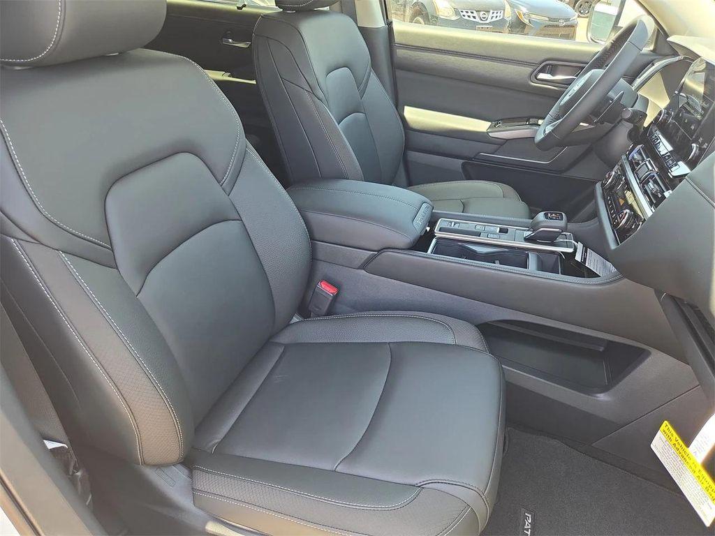 new 2025 Nissan Pathfinder car, priced at $44,705