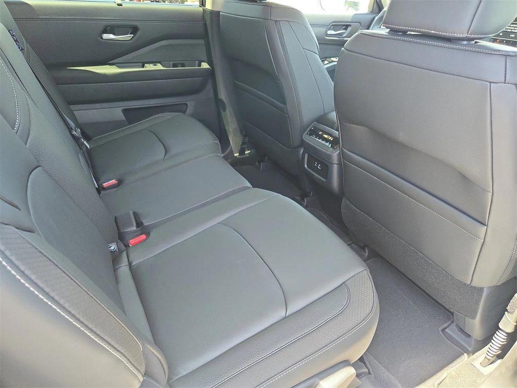new 2025 Nissan Pathfinder car, priced at $44,705