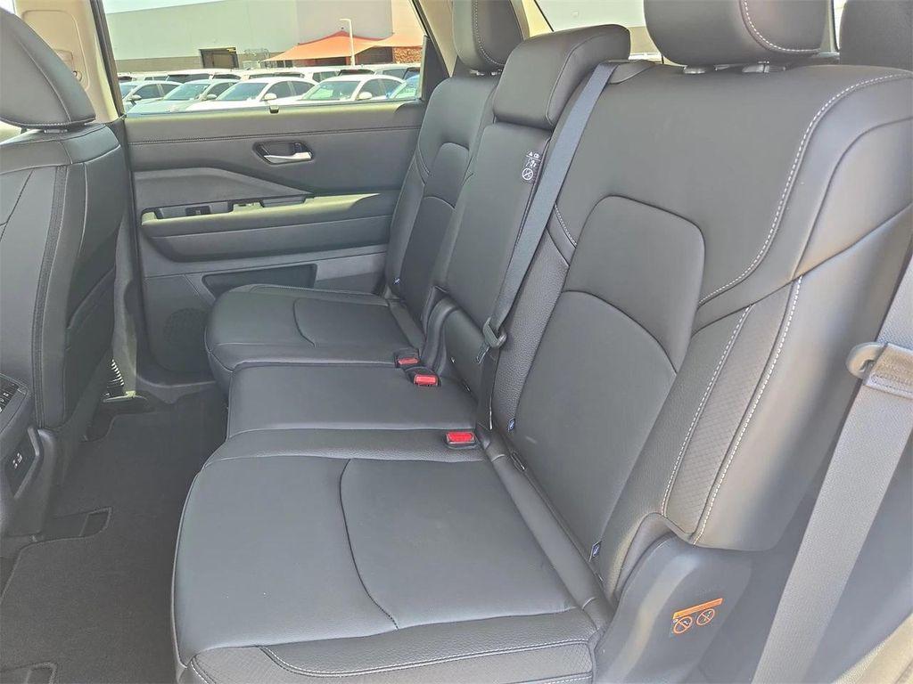 new 2025 Nissan Pathfinder car, priced at $44,705