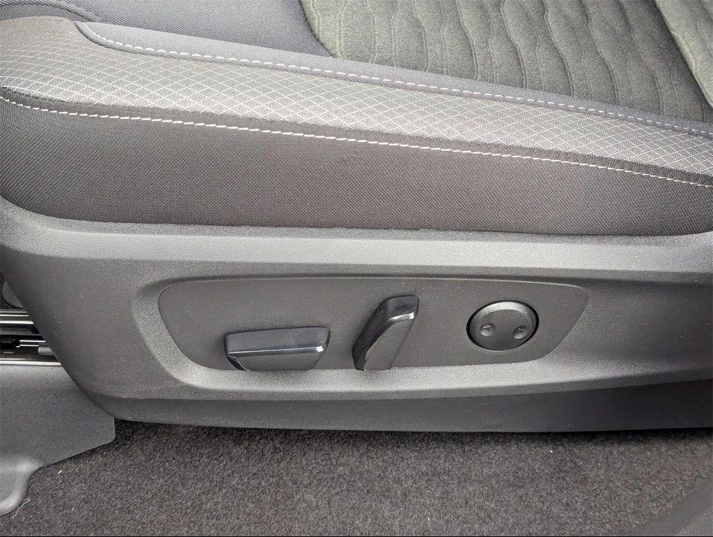 new 2025 Nissan Pathfinder car, priced at $42,595