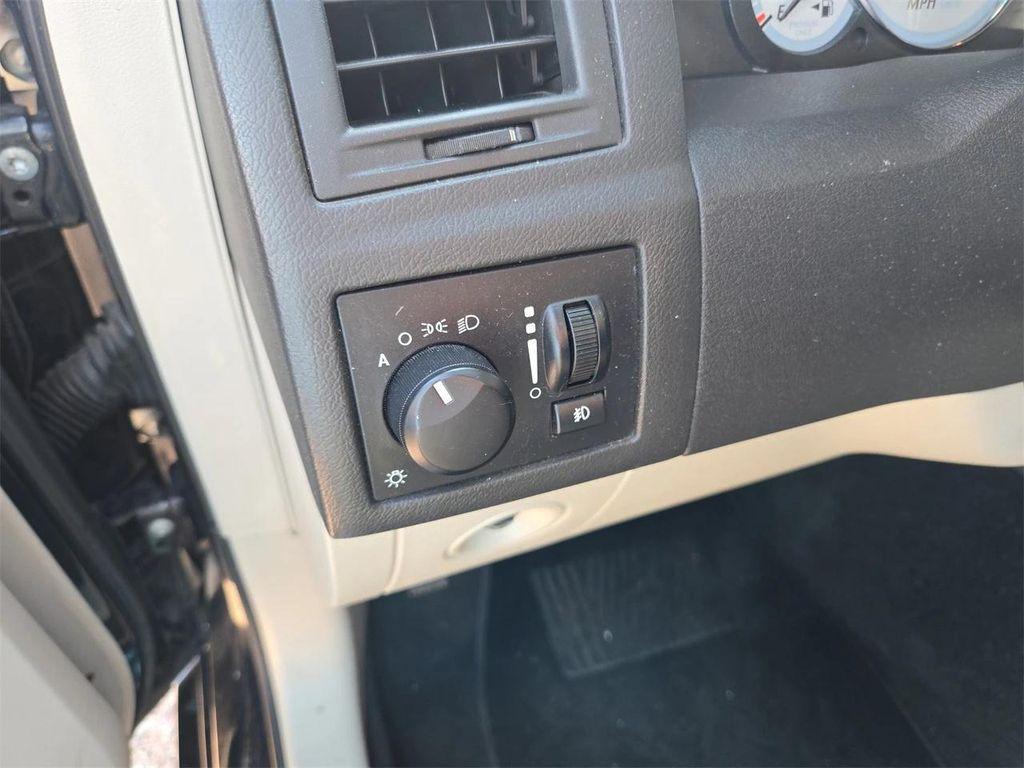 used 2006 Chrysler 300 car, priced at $15,885