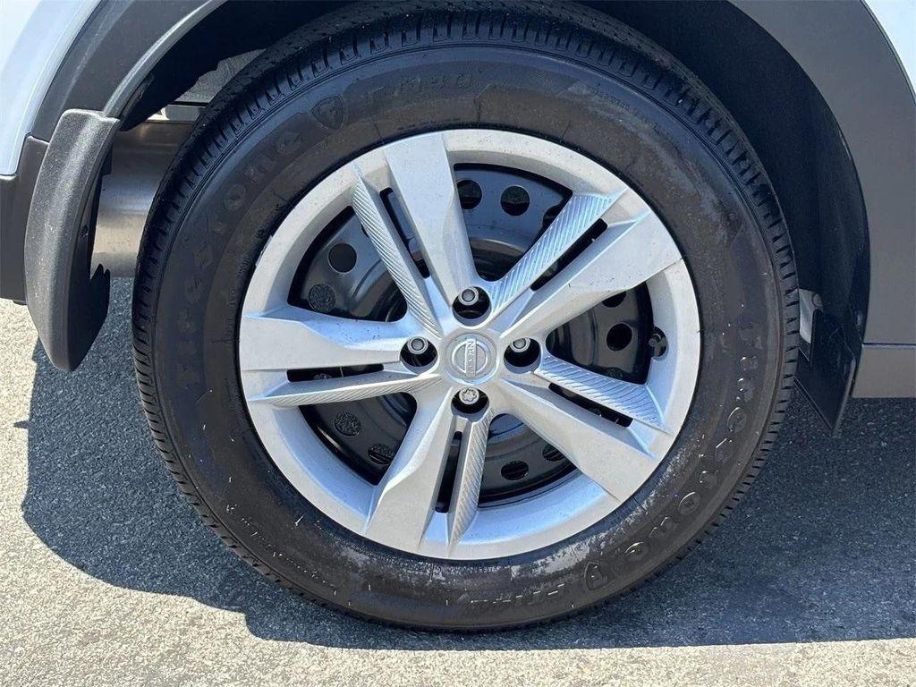 new 2025 Nissan Kicks car, priced at $23,975