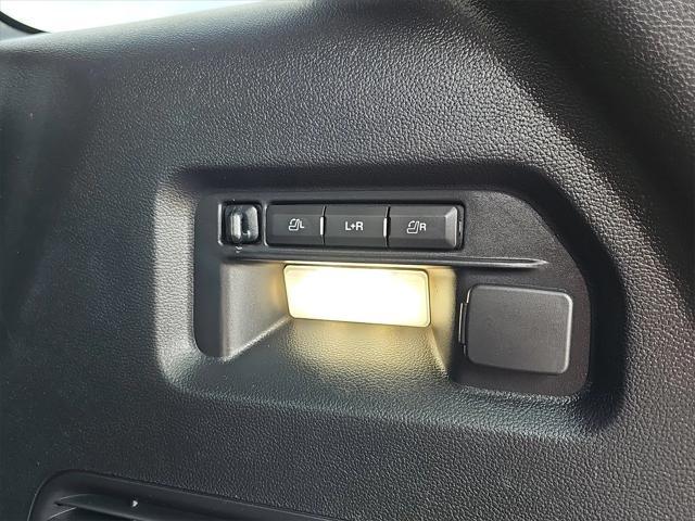 used 2023 Ford Explorer car, priced at $31,522