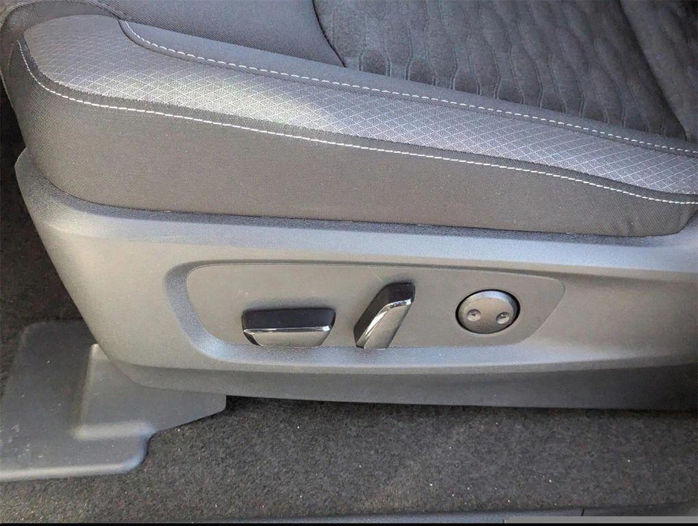 new 2025 Nissan Pathfinder car, priced at $42,260