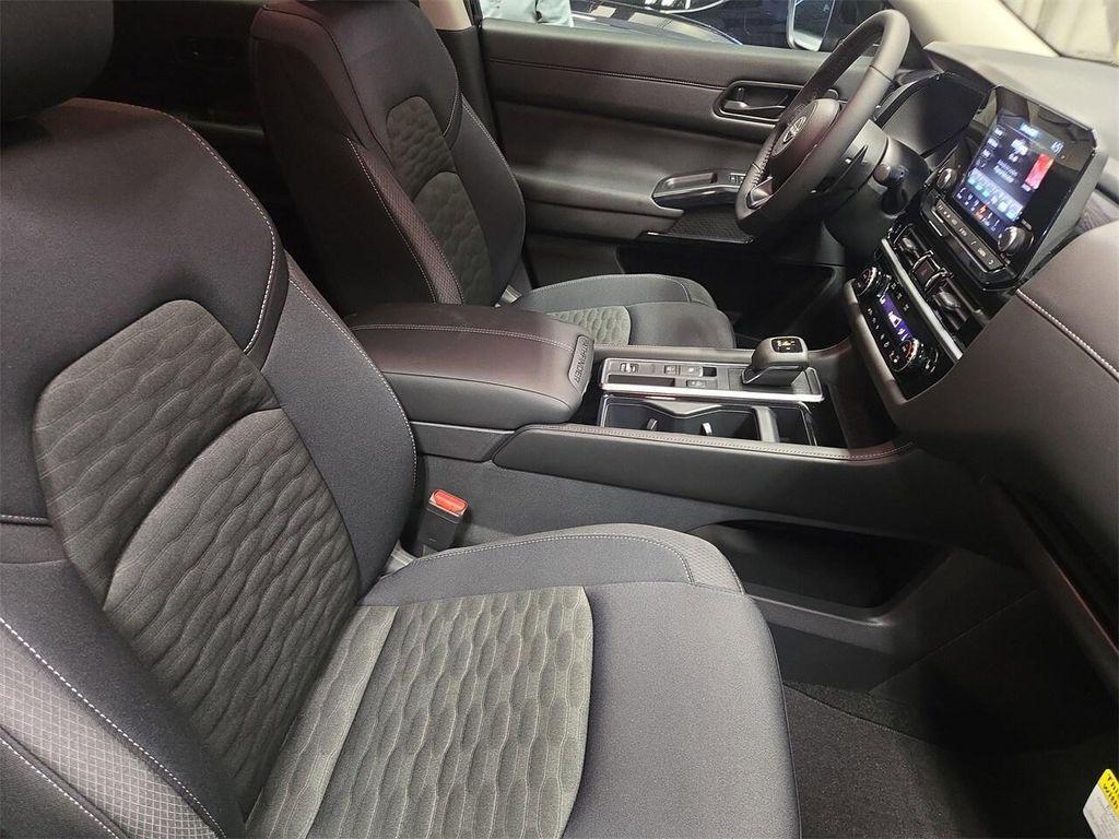 new 2025 Nissan Pathfinder car, priced at $41,880