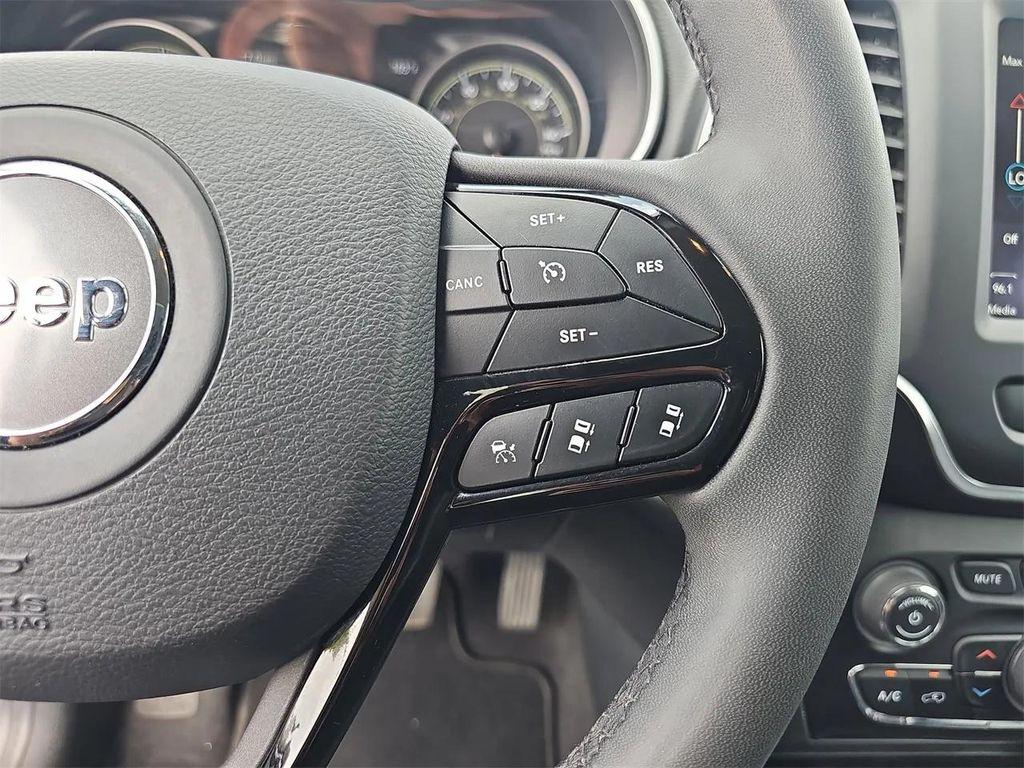 used 2023 Jeep Cherokee car, priced at $22,070