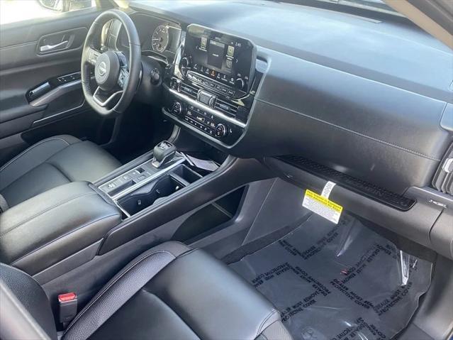 new 2025 Nissan Pathfinder car, priced at $45,015