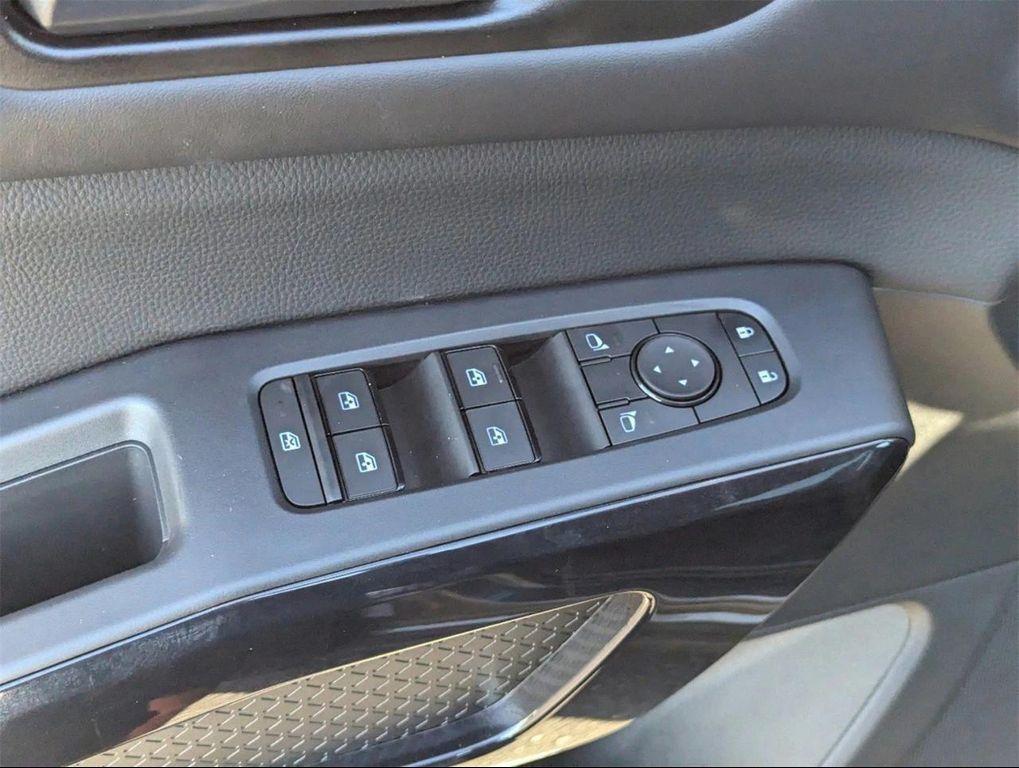 new 2025 Nissan Pathfinder car, priced at $38,475