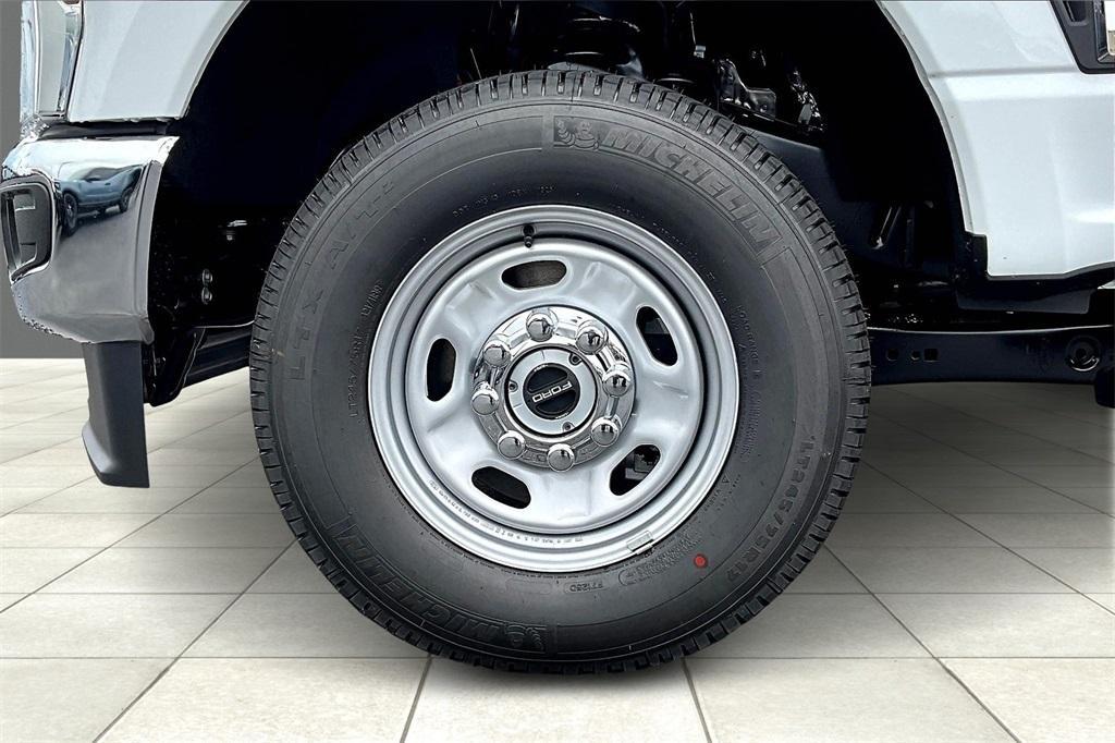 new 2025 Ford F-250 car, priced at $51,760