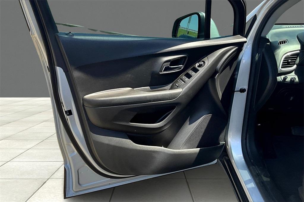 used 2022 Chevrolet Trax car, priced at $19,300