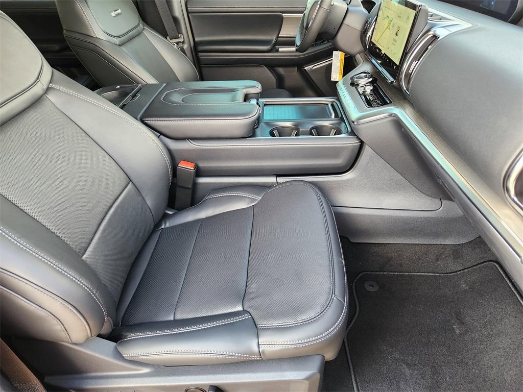 new 2025 Ford Expedition car, priced at $79,755