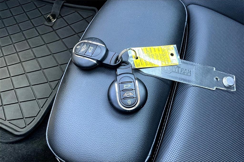 used 2019 MINI Hardtop car, priced at $19,302