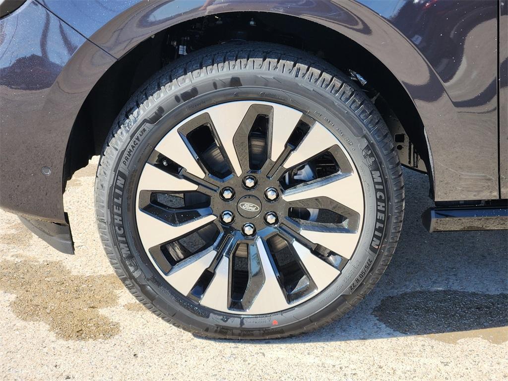 new 2025 Ford Expedition car, priced at $84,637