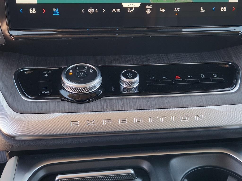 new 2025 Ford Expedition car, priced at $84,637