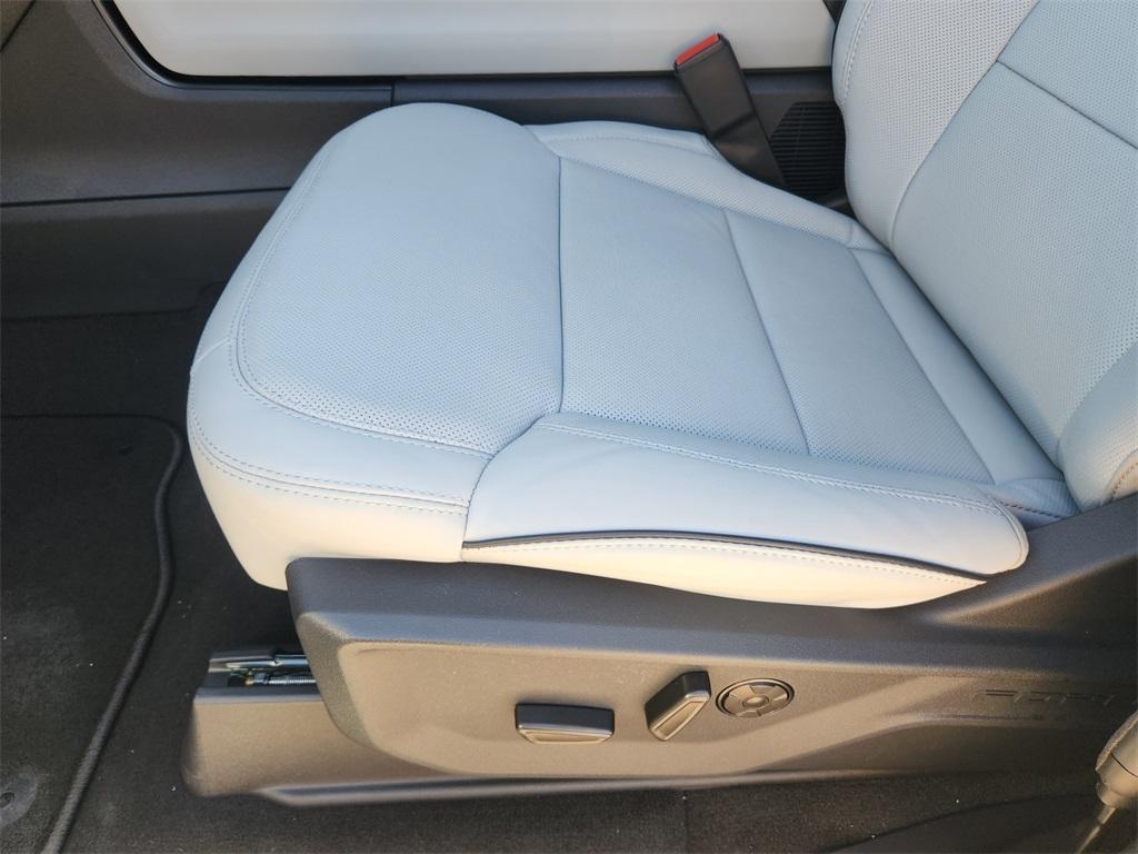 new 2025 Ford Expedition car, priced at $84,637