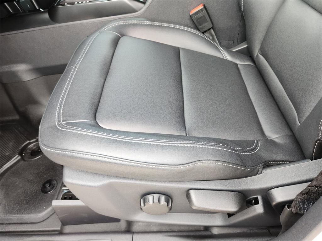 new 2025 Ford Bronco car, priced at $48,557