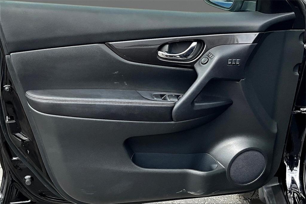 used 2019 Nissan Rogue car, priced at $18,600