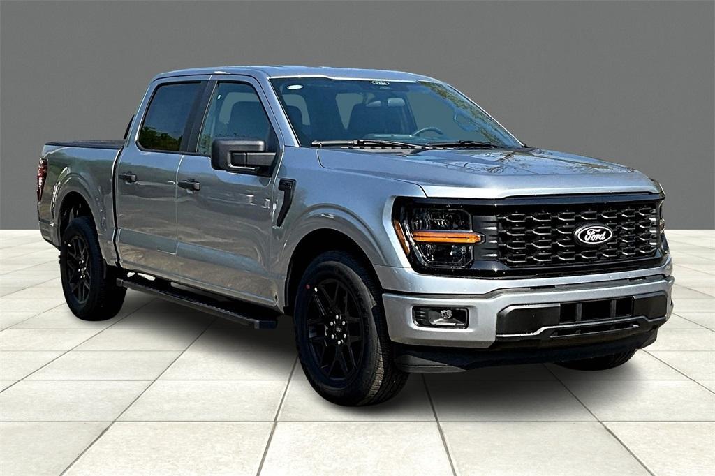 new 2025 Ford F-150 car, priced at $43,323