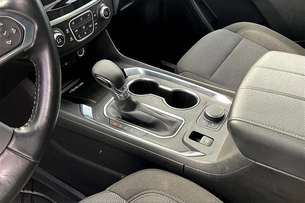 used 2022 Chevrolet Traverse car, priced at $27,176