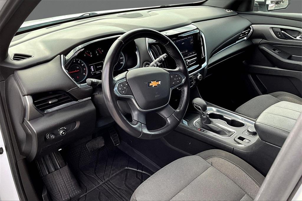 used 2022 Chevrolet Traverse car, priced at $27,176