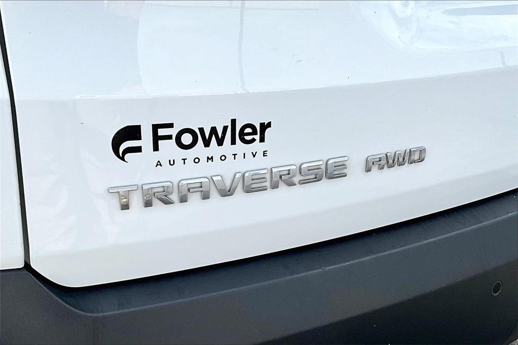 used 2022 Chevrolet Traverse car, priced at $27,176