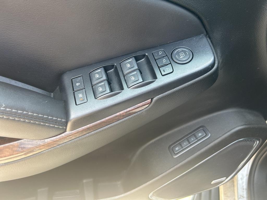 used 2019 GMC Yukon XL car, priced at $27,990