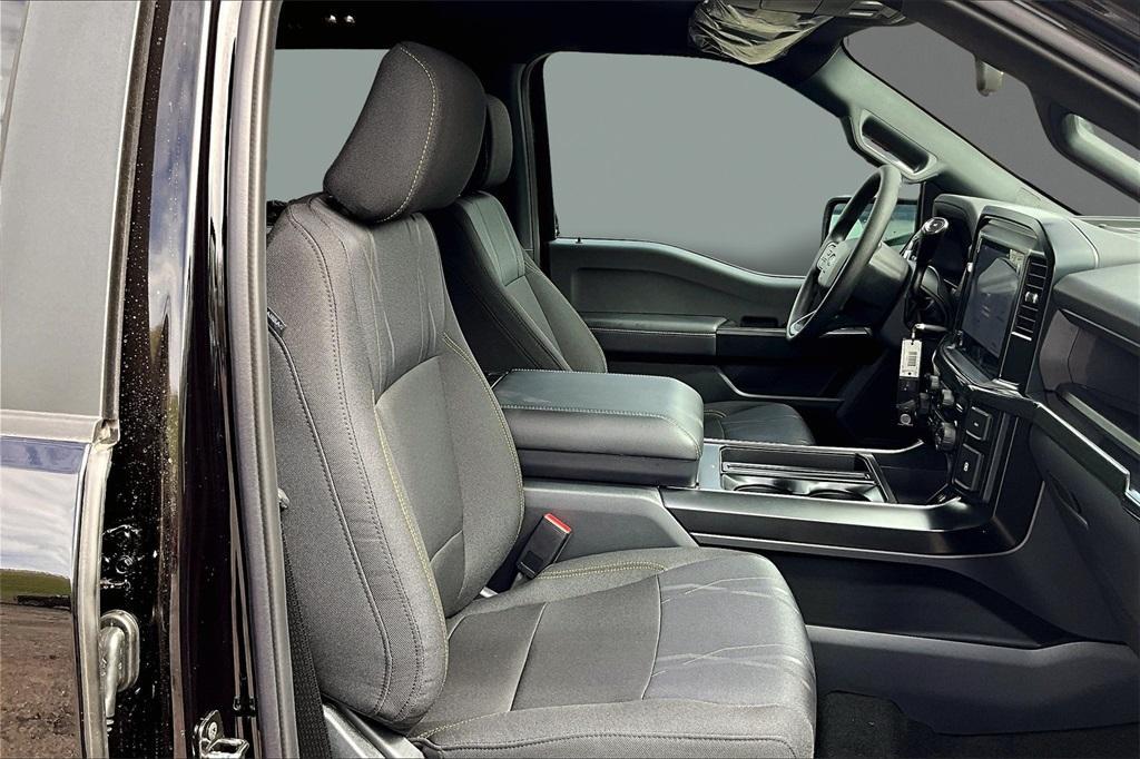 new 2025 Ford F-150 car, priced at $41,896
