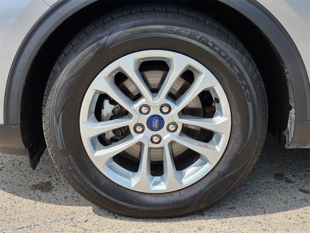 used 2022 Ford Escape car, priced at $19,634
