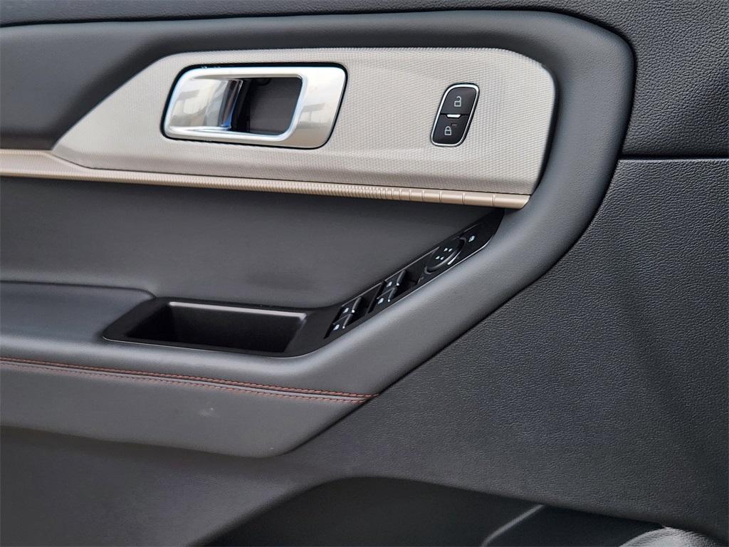 new 2025 Ford Explorer car, priced at $45,020