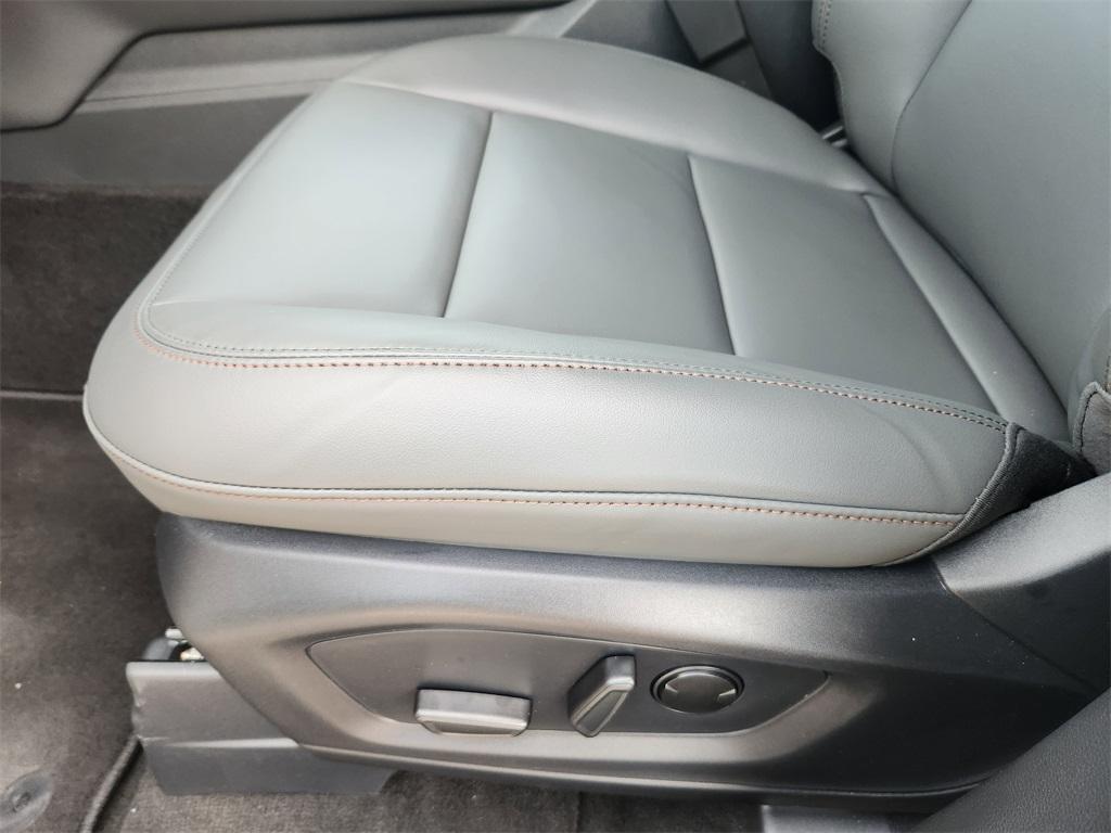 new 2025 Ford Explorer car, priced at $45,020