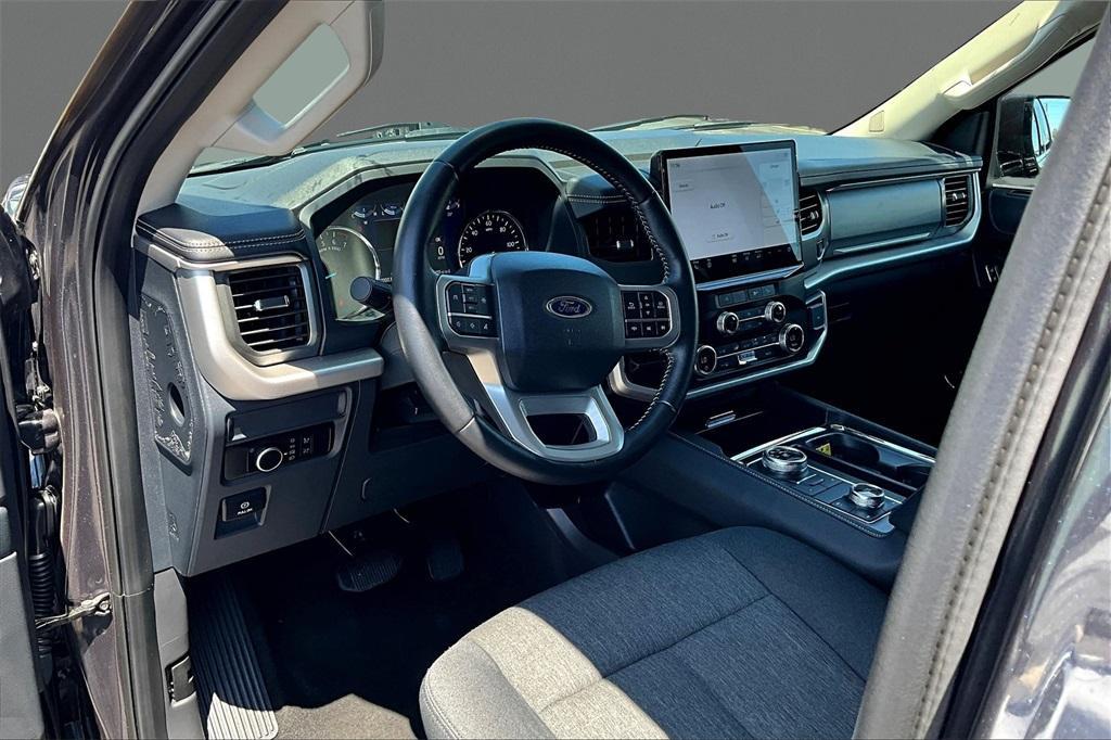 used 2024 Ford Expedition car, priced at $54,402