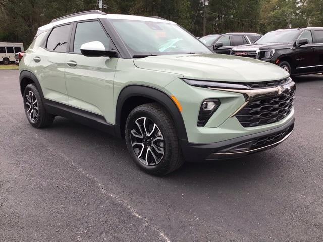 new 2025 Chevrolet TrailBlazer car, priced at $30,375