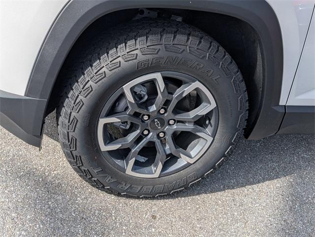 new 2025 Chevrolet Equinox car, priced at $34,373