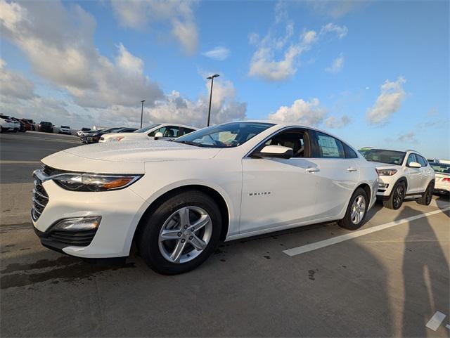 new 2024 Chevrolet Malibu car, priced at $21,346