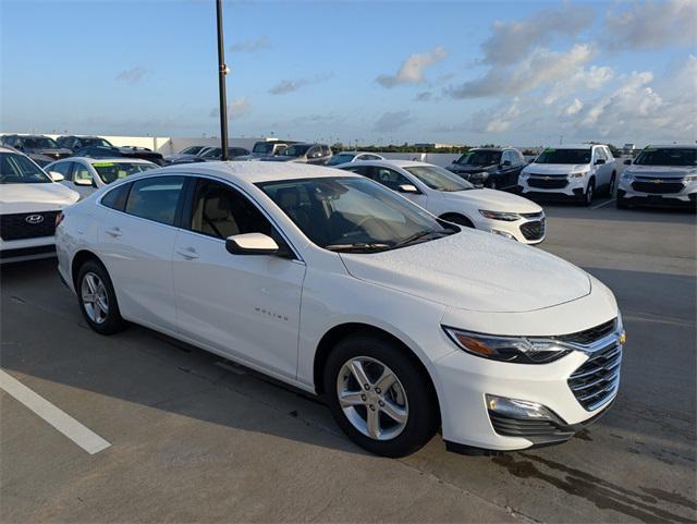 new 2024 Chevrolet Malibu car, priced at $21,346