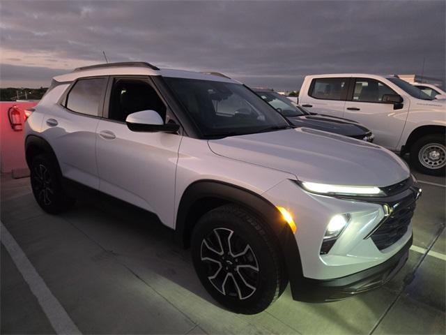 new 2025 Chevrolet TrailBlazer car, priced at $27,019