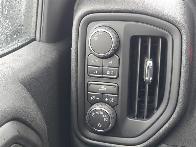 new 2025 Chevrolet Silverado 1500 car, priced at $37,784