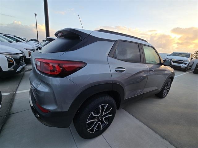 new 2025 Chevrolet TrailBlazer car, priced at $28,419