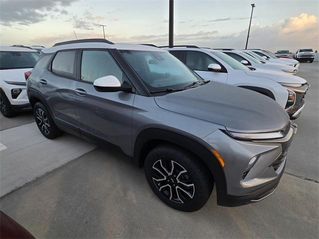 new 2025 Chevrolet TrailBlazer car, priced at $28,419