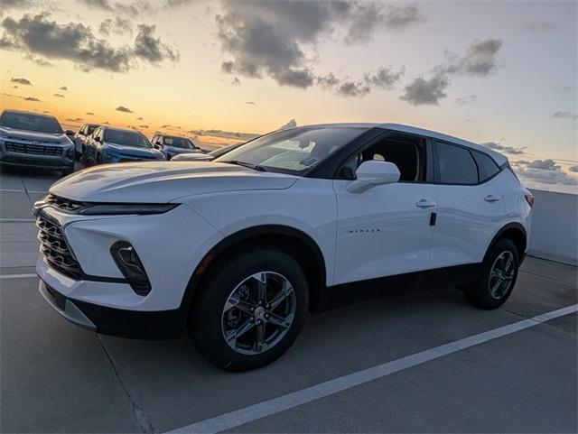 new 2025 Chevrolet Blazer car, priced at $33,004