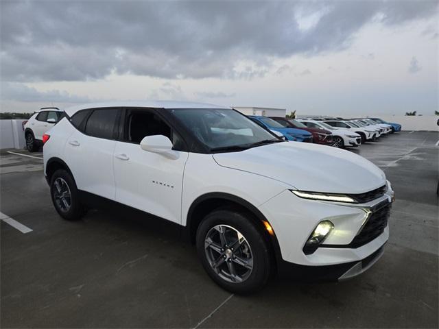 new 2025 Chevrolet Blazer car, priced at $34,004