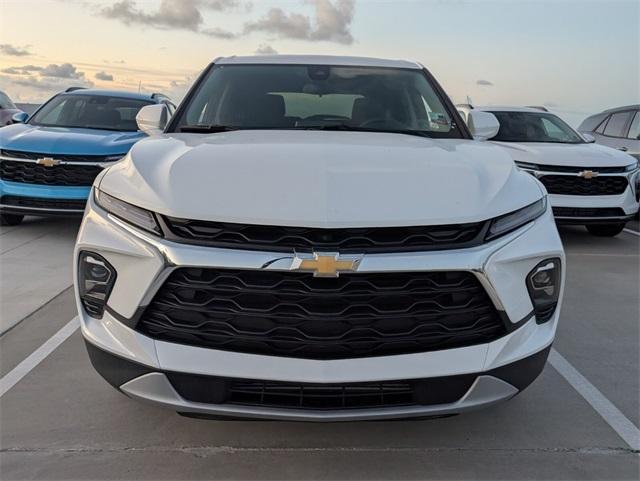 new 2025 Chevrolet Blazer car, priced at $33,004