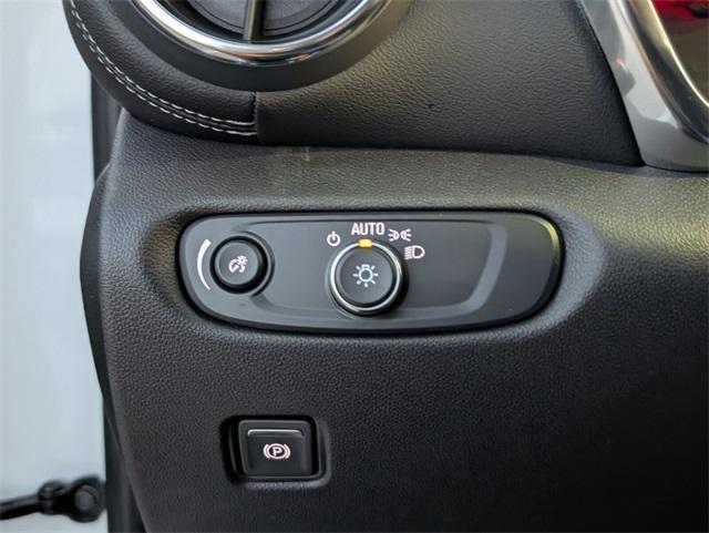 new 2025 Chevrolet Blazer car, priced at $33,004